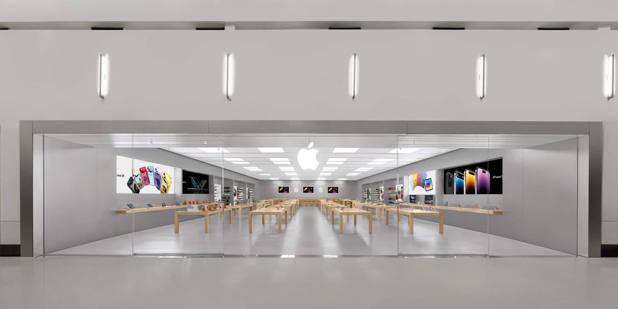 apple closing three stores