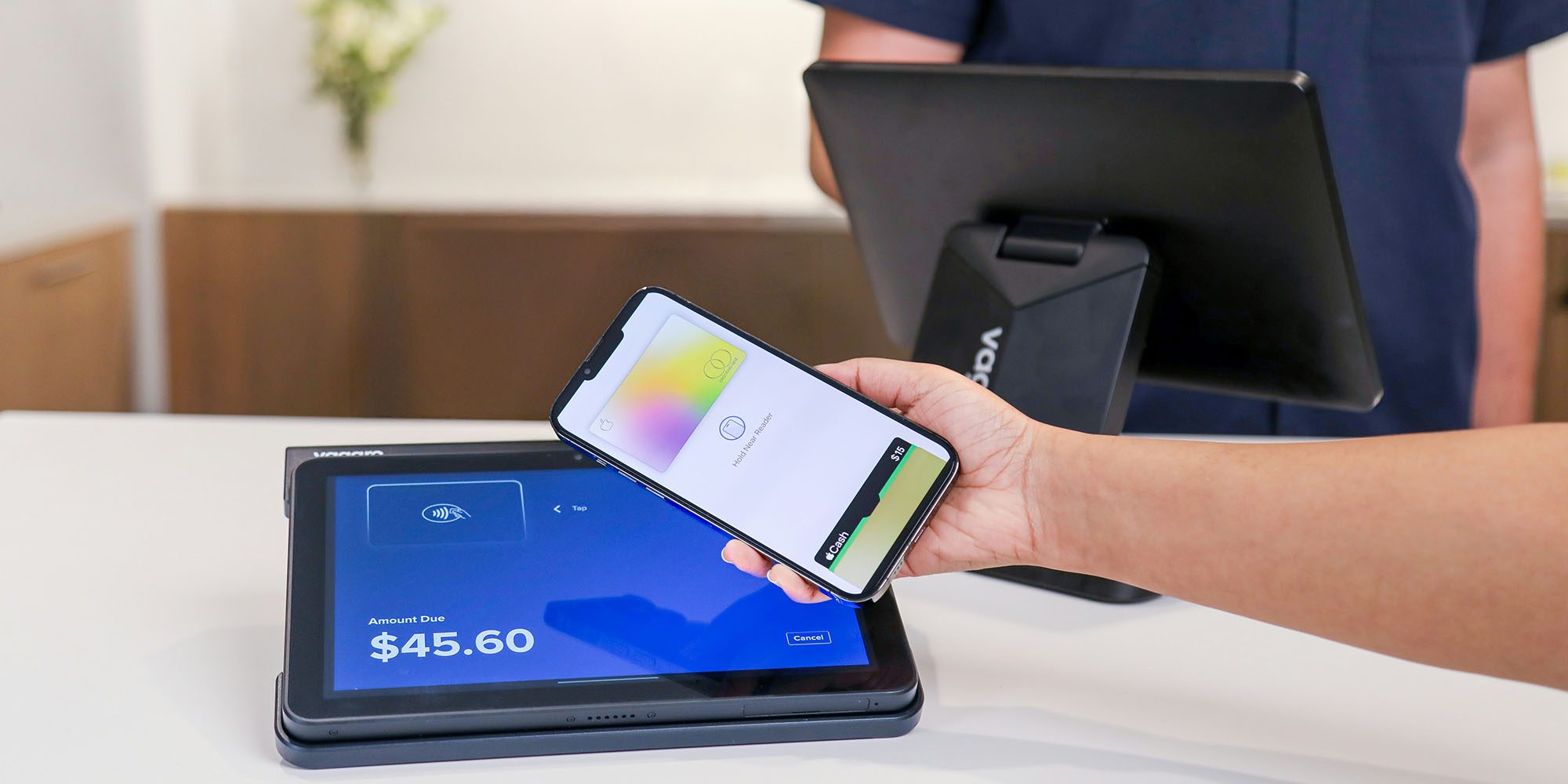 Apple may have to allow 3rd-party app payments and Apple Pay rivals in UK | Photo shows an Apple Pay transaction
